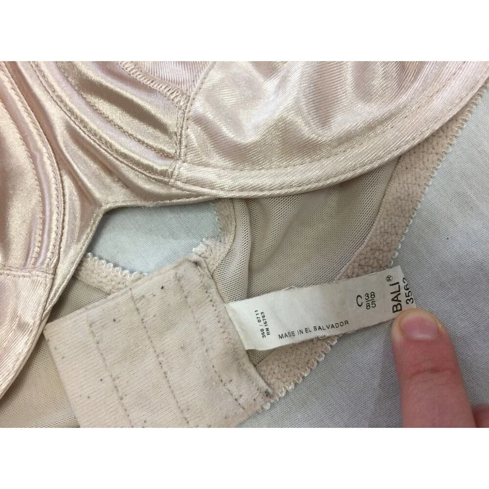 BALI WOMENS UNDERWIRE BRA SIZE 38C
